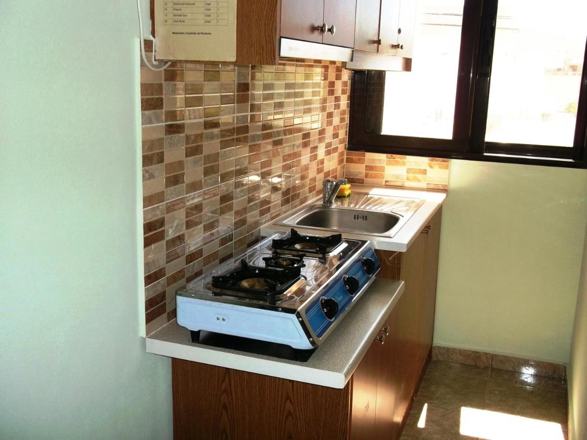 Tani'S Guesthouse Ksamil Luaran gambar