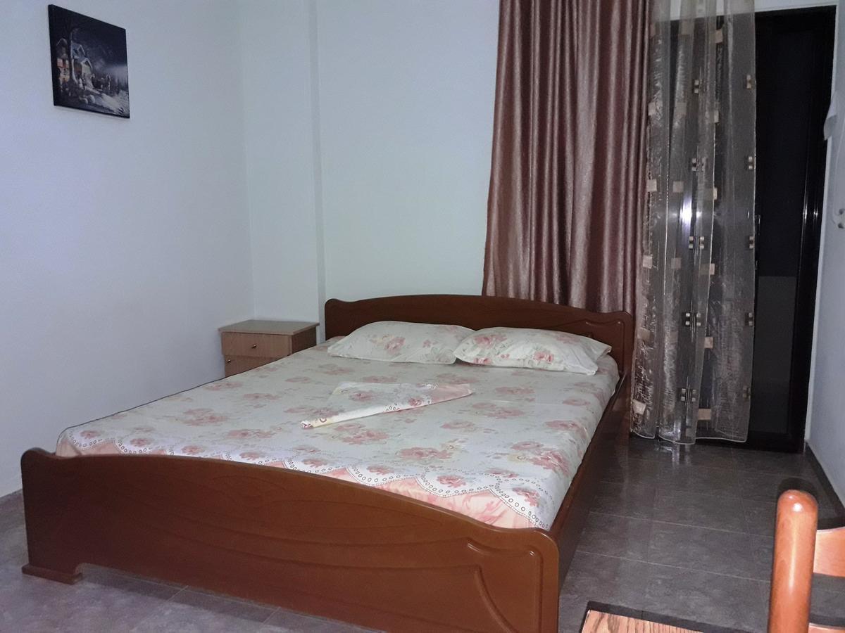 Tani'S Guesthouse Ksamil Luaran gambar