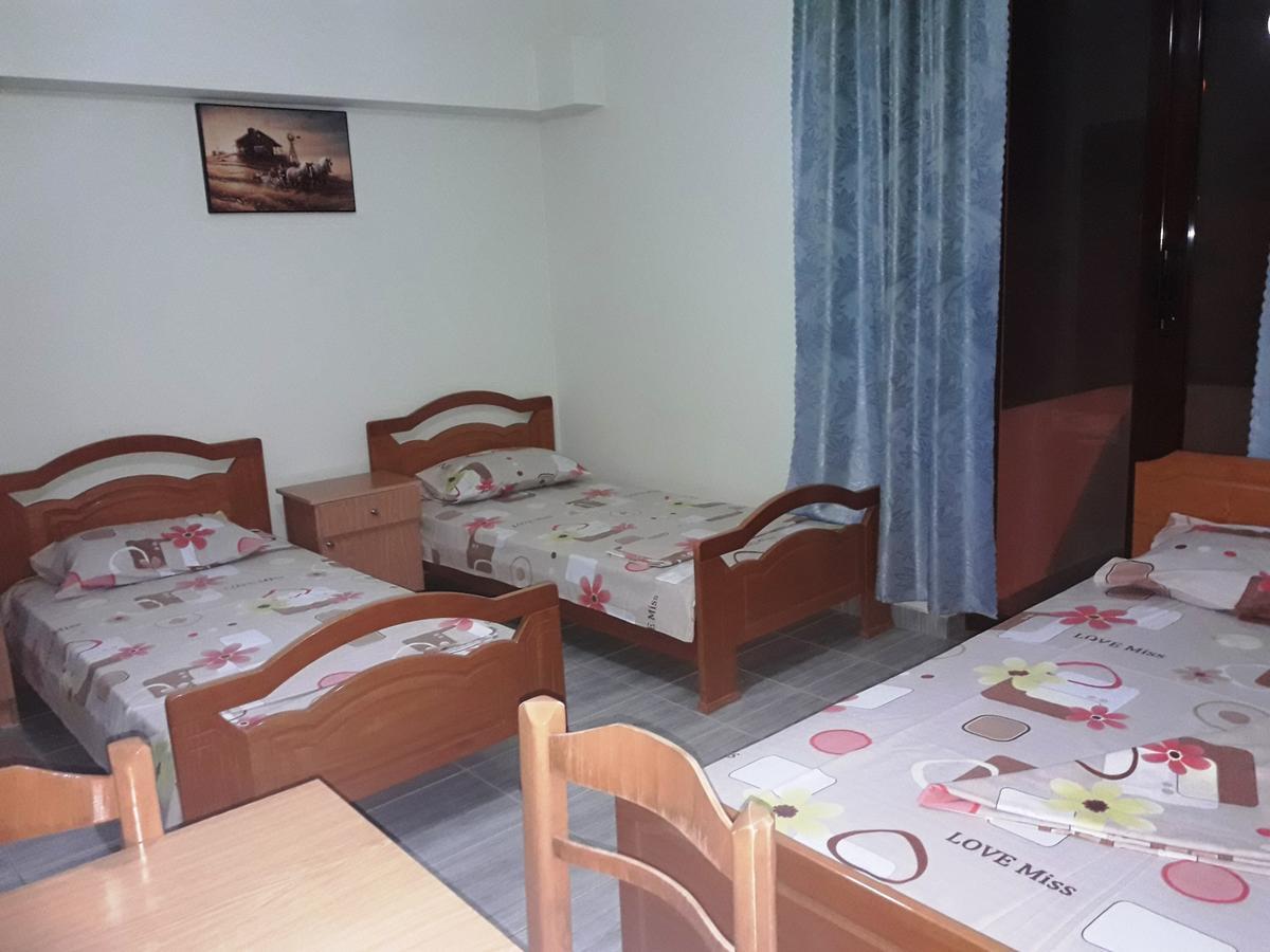 Tani'S Guesthouse Ksamil Luaran gambar