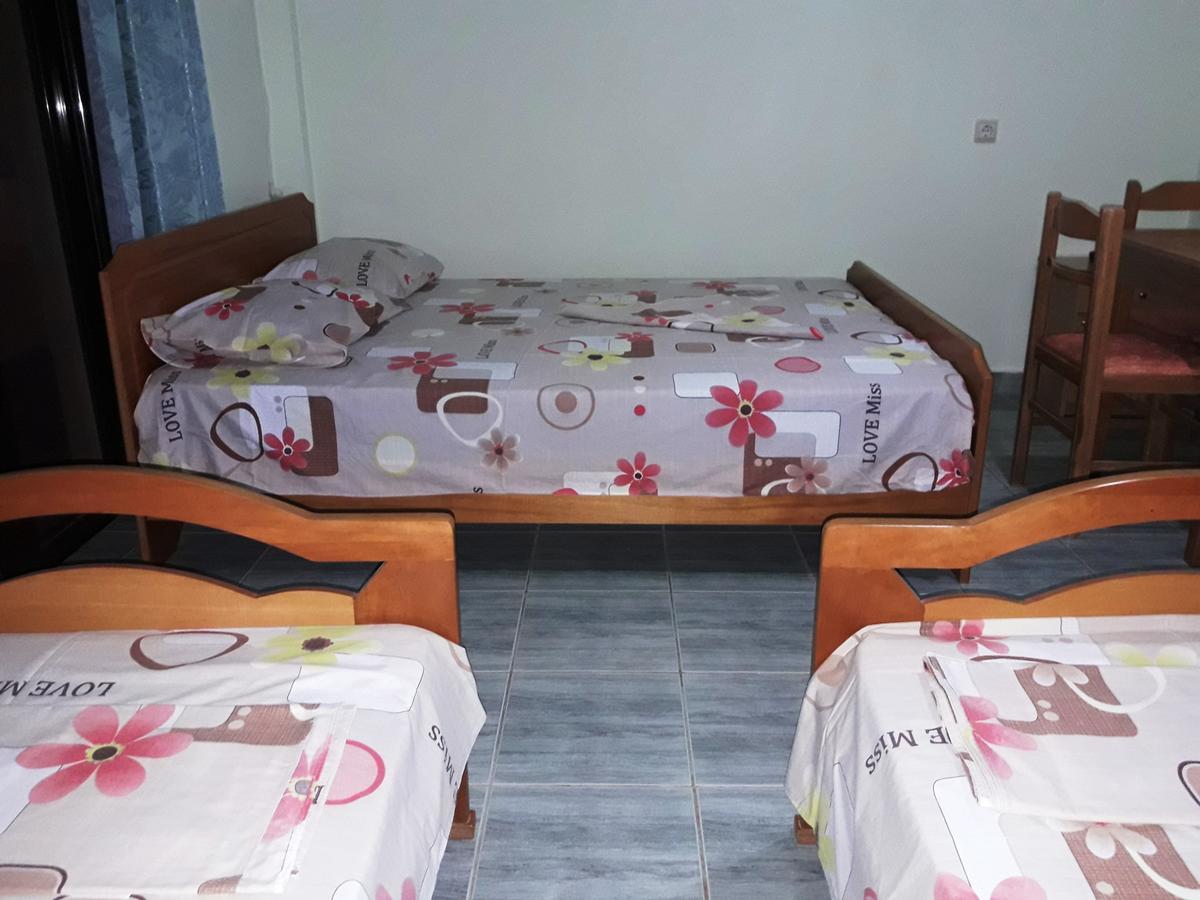 Tani'S Guesthouse Ksamil Luaran gambar