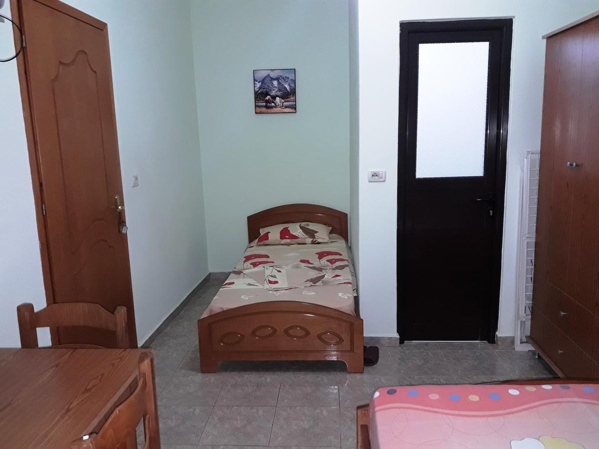 Tani'S Guesthouse Ksamil Luaran gambar