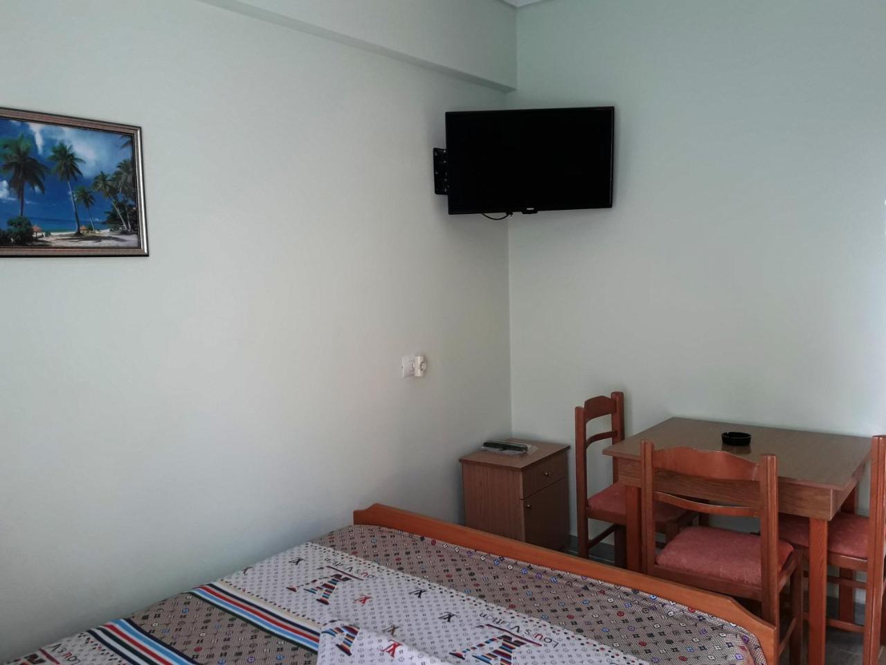 Tani'S Guesthouse Ksamil Luaran gambar