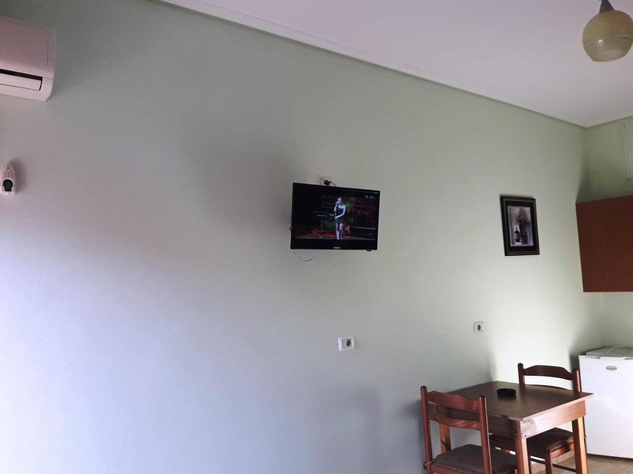Tani'S Guesthouse Ksamil Luaran gambar